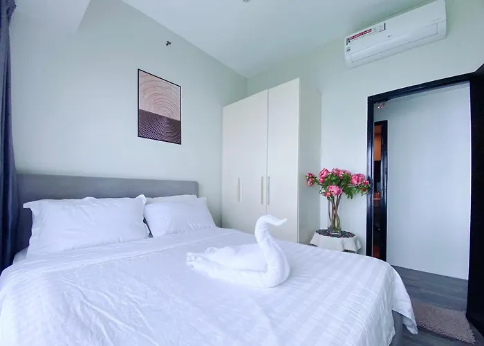 Luxurious Modern Cozy Bayview Poolview Cityview 1 2 3 Bedrooms Near Airports Okada Solaire Moa * Manila
