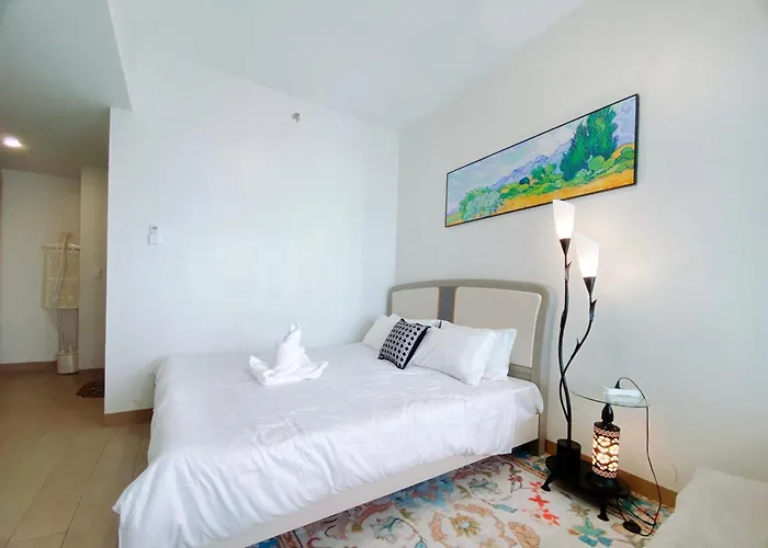 Luxurious Modern Cozy Bayview Poolview Cityview 1 2 3 Bedrooms Near Airports Okada Solaire Moa Manila