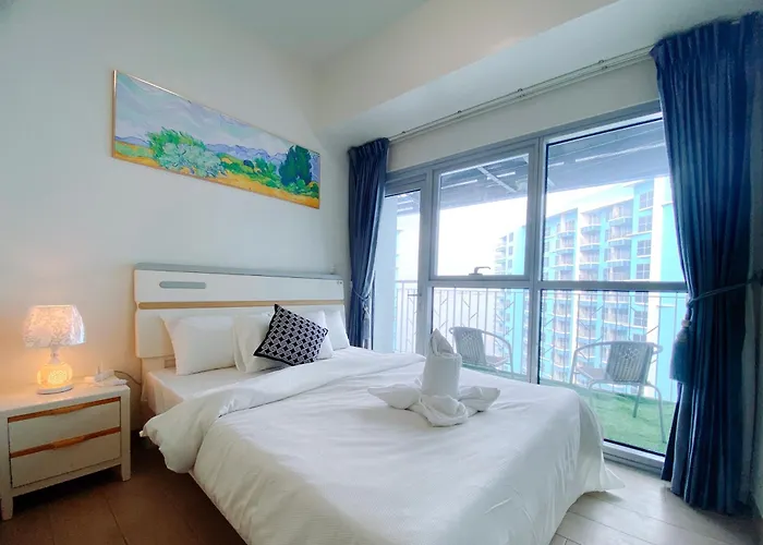 Luxurious Modern Cozy Bayview Poolview Cityview 1 2 3 Bedrooms Near Airports Okada Solaire Moa Manila