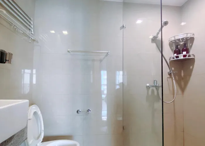 Luxurious Modern Cozy Bayview Poolview Cityview 1 2 3 Bedrooms Near Airports Okada Solaire Moa Apartment *