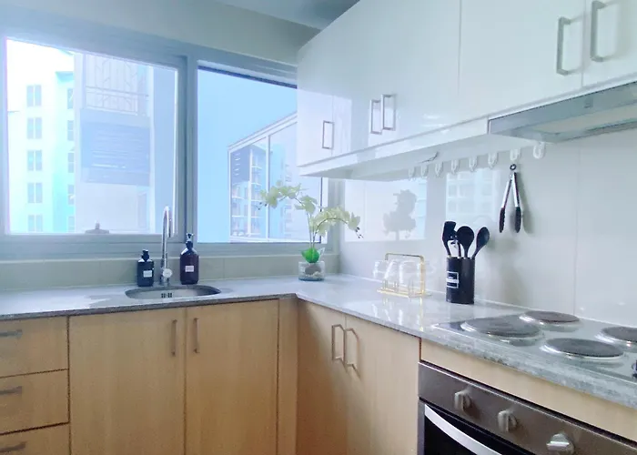 Luxurious Modern Cozy Bayview Poolview Cityview 1 2 3 Bedrooms Near Airports Okada Solaire Moa Apartment
