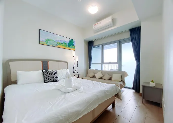 Luxurious Modern Cozy Bayview Poolview Cityview 1 2 3 Bedrooms Near Airports Okada Solaire Moa Manila
