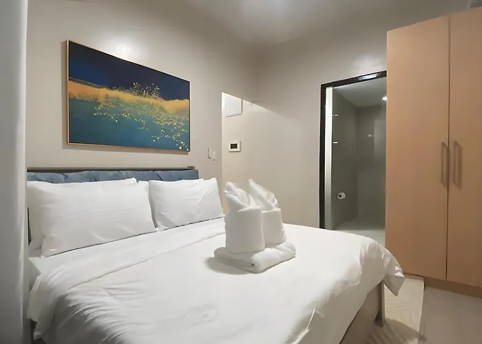 Apartment Luxurious Modern Cozy Bayview Poolview Cityview 1 2 3 Bedrooms Near Airports Okada Solaire Moa Manila