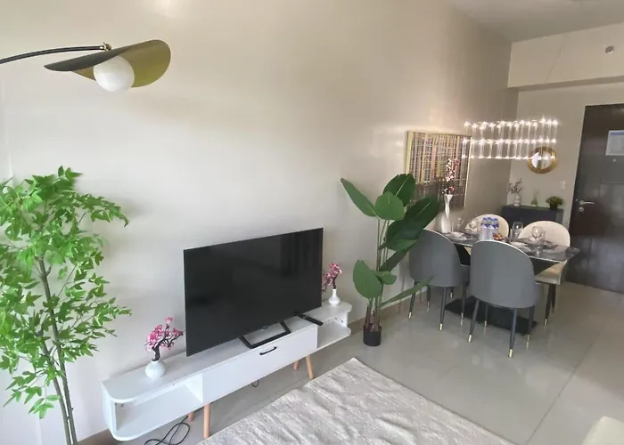 Luxurious Modern Cozy Bayview Poolview Cityview 1 2 3 Bedrooms Near Airports Okada Solaire Moa Apartment *