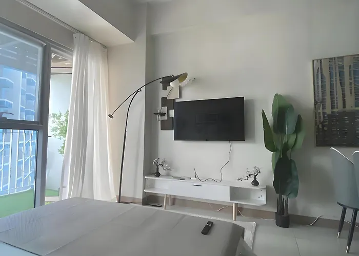 Luxurious Modern Cozy Bayview Poolview Cityview 1 2 3 Bedrooms Near Airports Okada Solaire Moa Apartment