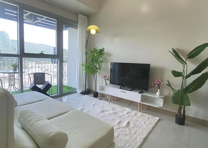 Luxurious Modern Cozy Bayview Poolview Cityview 1 2 3 Bedrooms Near Airports Okada Solaire Moa * Manila