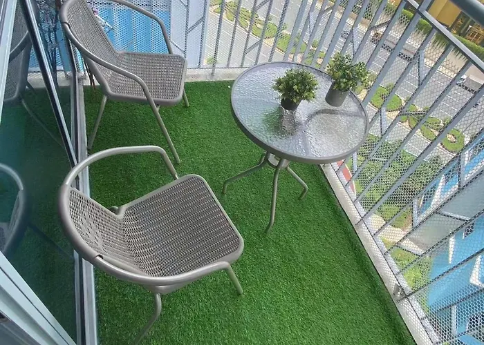 Luxurious Modern Cozy Bayview Poolview Cityview 1 2 3 Bedrooms Near Airports Okada Solaire Moa Apartment *