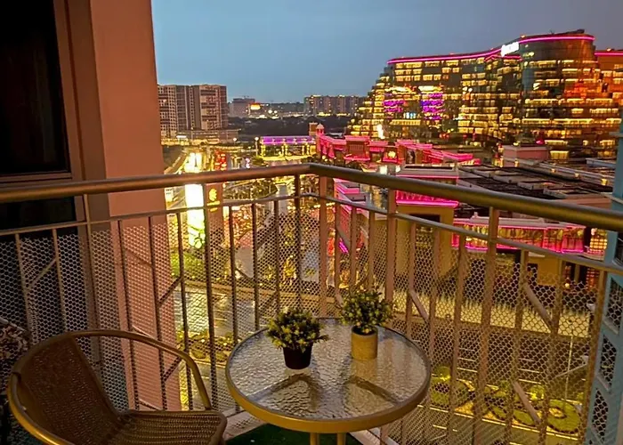 Luxurious Modern Cozy Bayview Poolview Cityview 1 2 3 Bedrooms Near Airports Okada Solaire Moa Apartment Manila